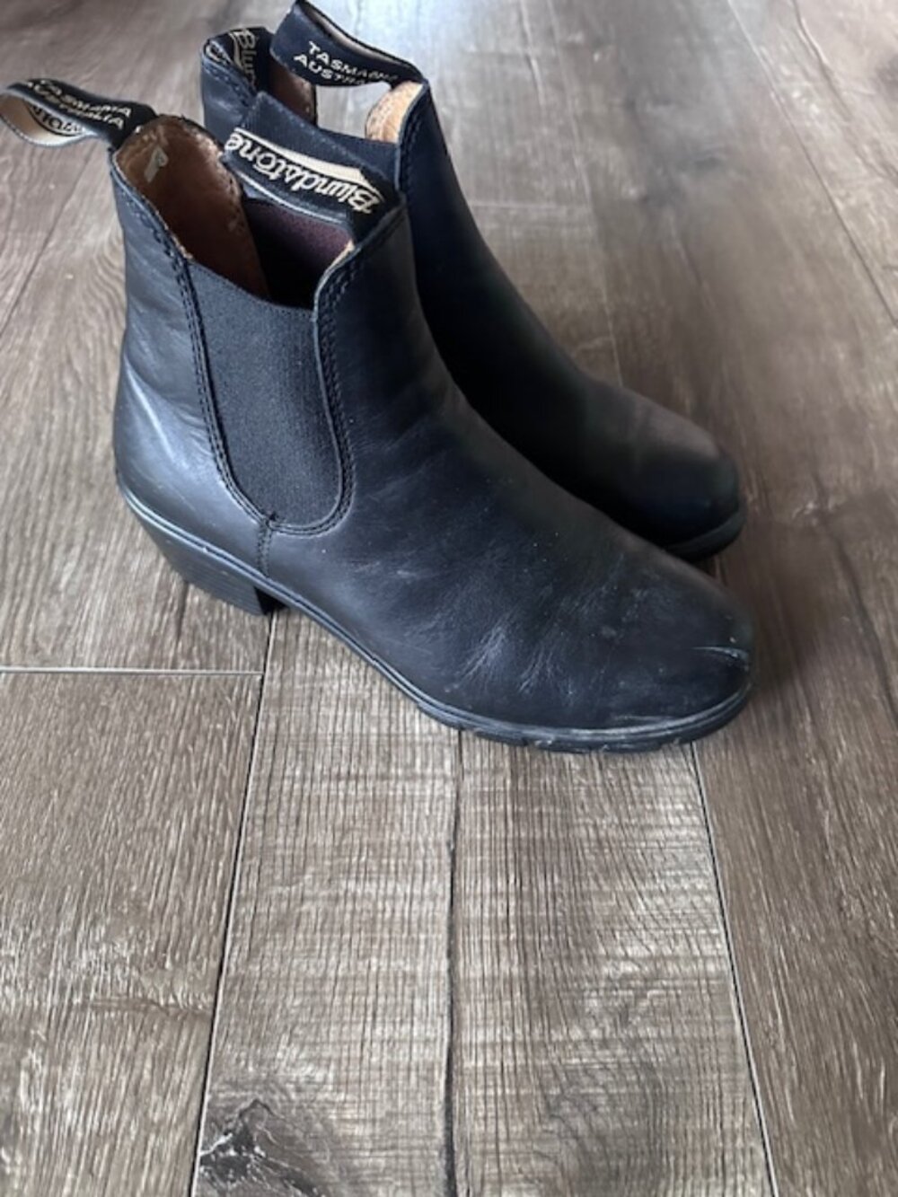Blundstone womens heeled boots size 4 AU, fits 7 US
